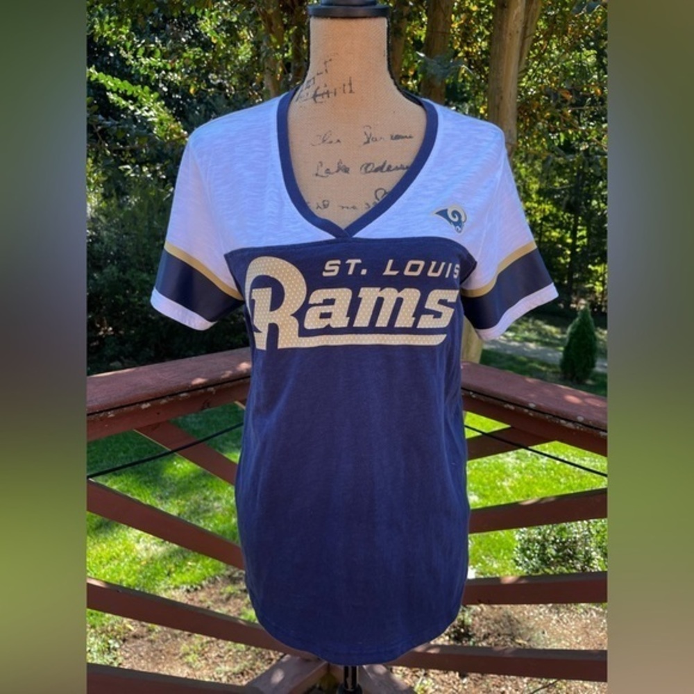 St. Louis Rams V-Neck T-Shirt large